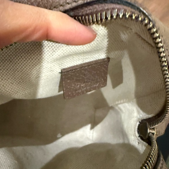 Gucci! Preloved GG supreme ophidia mini messenger!!comes with a box - Picture 7 of 16